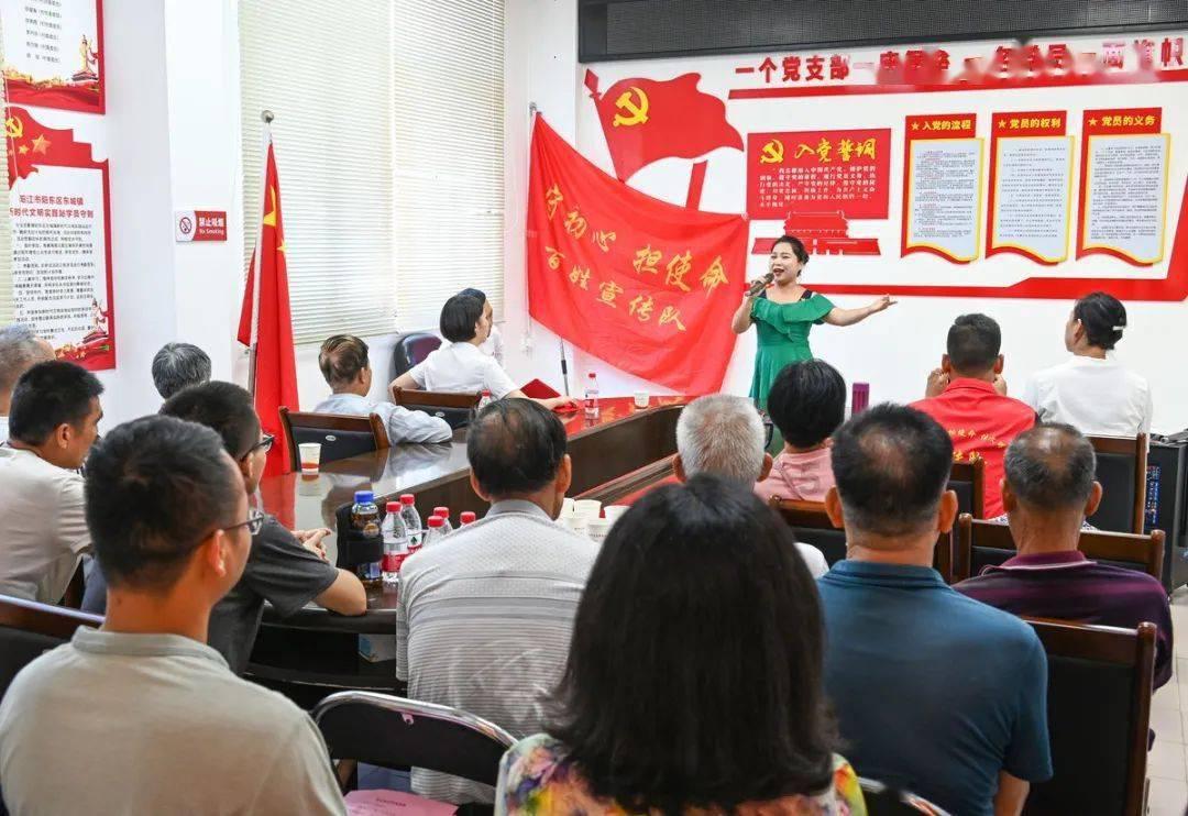 你会选择体制内的工作还是体制外的工作？游戏画面